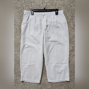 Kim Rogers white drawstring capris - size large